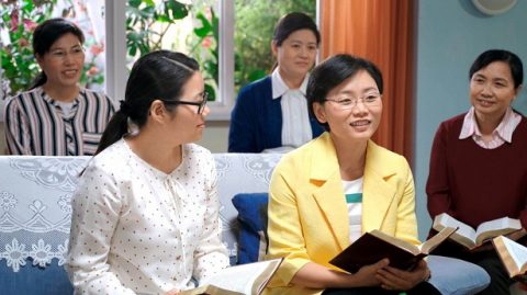 Bị cuốn vào cuộc chiến thuộc linh, tôi cậy dựa vào Đức Chúa Trời và thắng được những cám dỗ của Sa-tan