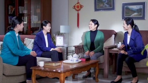 Trong cả hai thời đại Cựu Ước và Tân Ước, Đức Chúa Trời đều đã làm việc ở Y-sơ-ra-ên. Đức Chúa Jêsus đã tiên tri rằng Ngài sẽ tái lâm trong thời kỳ sau rốt, vì vậy khi Ngài tái lâm, Ngài phải đến Y-sơ-ra-ên. Vậy mà các bạn lại chứng thực rằng Đức Chúa Jêsus đã tái lâm, rằng Ngài đã xuất hiện trong xác thịt và đang thực hiện công tác của Ngài ở Trung Quốc. Trung Quốc là một quốc gia được cai trị bởi một đảng chính trị vô thần. Không có quốc gia nào có sự chống đối đối với Đức Chúa Trời và sự bức hại đối với các Cơ đốc nhân dữ dội hơn thế. Làm sao Chúa có thể tái lâm ở Trung Quốc được?