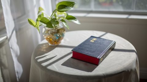 Kinh Thánh đã ra đời như thế nào? Kinh Thánh chính xác là gì?