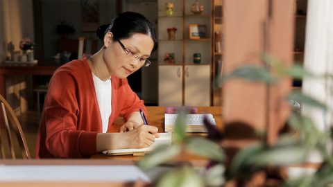 Bài học thấm thía từ việc Phô trương